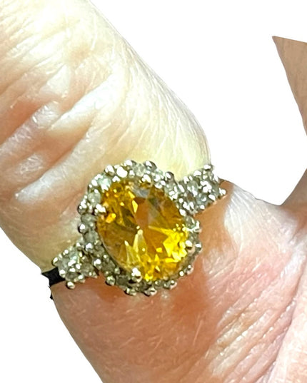 Vintage 10K Yellow Gold Citrine & diamond fancy Ring