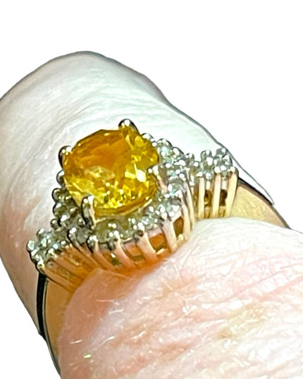 Vintage 10K Yellow Gold Citrine & diamond fancy Ring