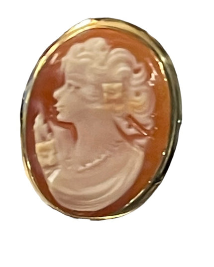 14k gold Italy large Carved cameo shell ring
