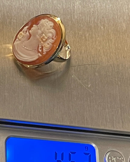 14k gold Italy large Carved cameo shell ring