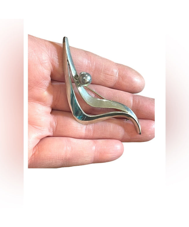 Sigi Pineda Modernist Sterling Silver & Pearl Brooch Renown
Tasco/Taxco Mexico