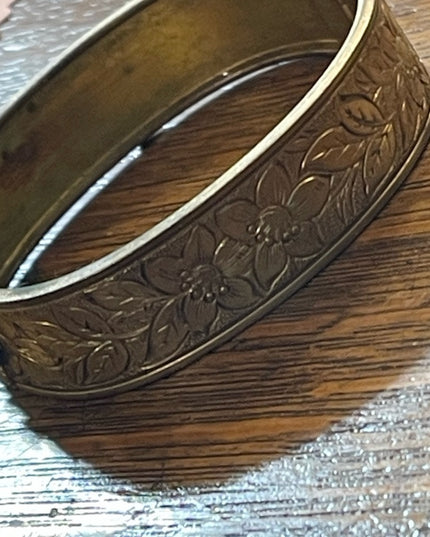 Antique Victorian Gold filled Green CZECH paste glass fabcy leaf ornate bangle