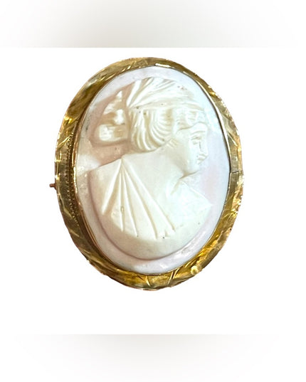 Antique 10k gold Angel skin Coral Cameo brooch