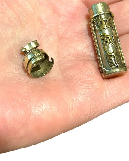 Vintage silver finish Chinese Good luck poison pendant vial
