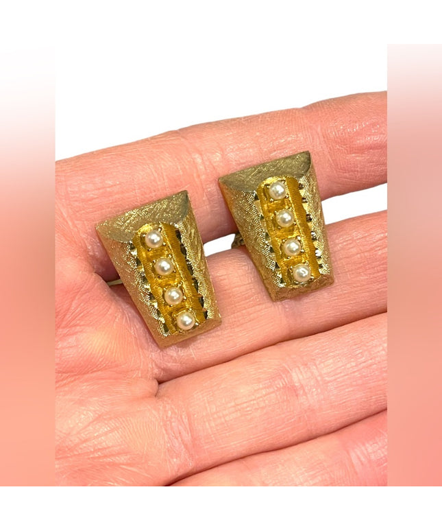 Vintsge gold finish fancy pearl accent cufflinks