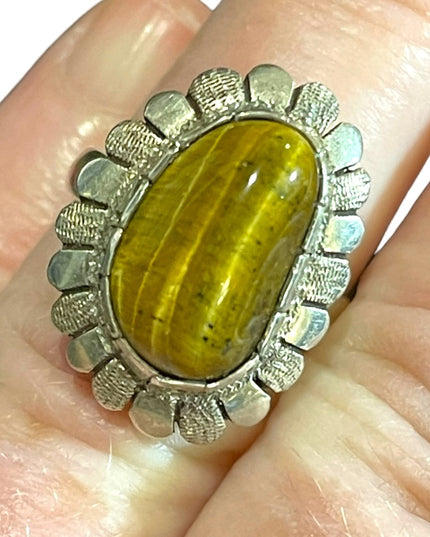 Vintage 1950s Southwestern Native Sterling silver 925 Tiger eye ornate ring