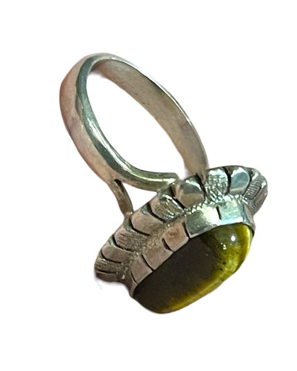Vintage 1950s Southwestern Native Sterling silver 925 Tiger eye ornate ring