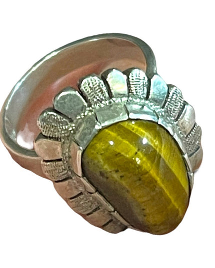 Vintage 1950s Southwestern Native Sterling silver 925 Tiger eye ornate ring