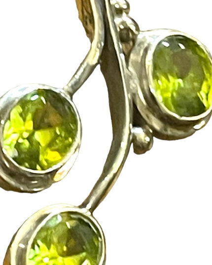 Stunning sterling silver 925 Peridot Southwestern Leaf pendant necklace