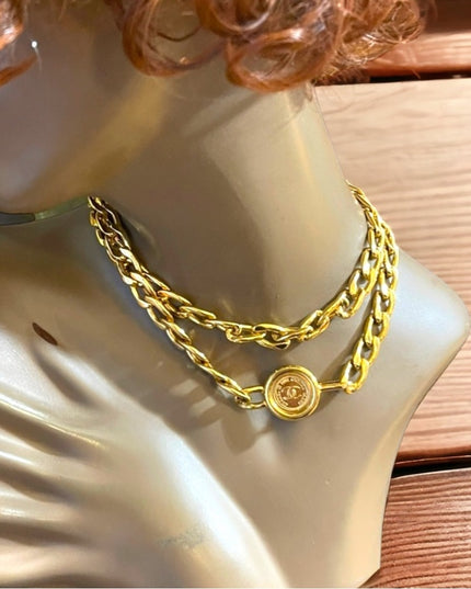 Vintage 1993 (93A) Chanel Authentic Gold finish chain belt