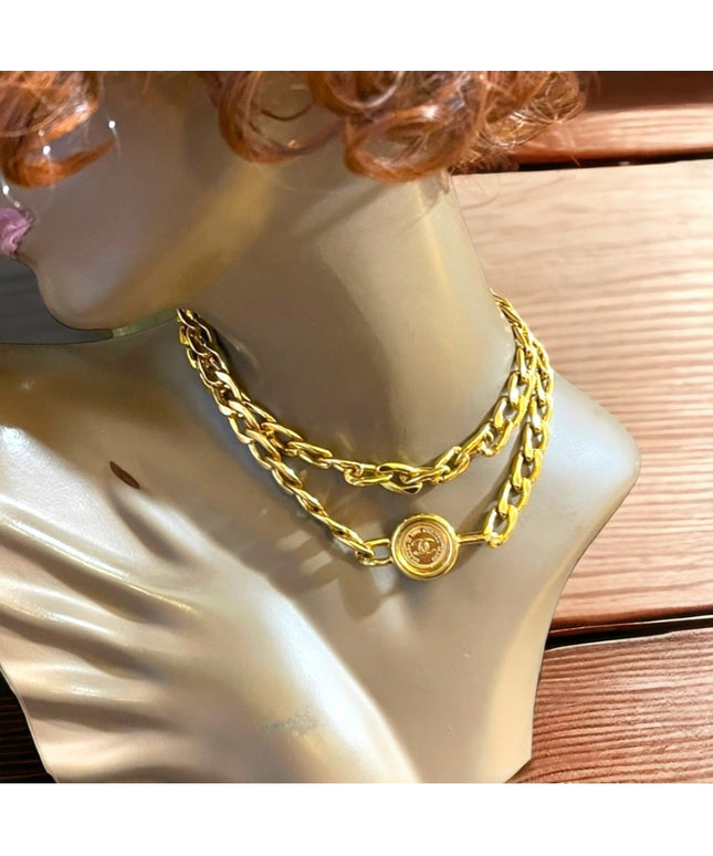 Vintage 1993 (93A) Chanel Authentic Gold finish chain belt