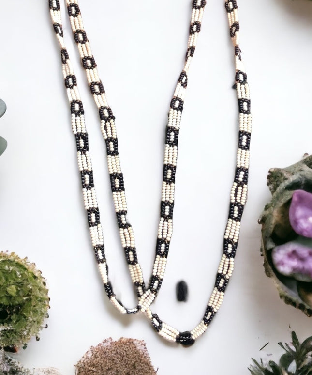 Vintage 64” Indian sead bead necklace black white
