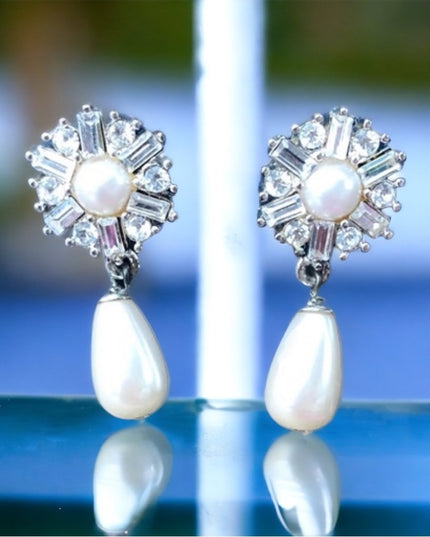 Vintage New faux pearl & rhinestone dangle earring