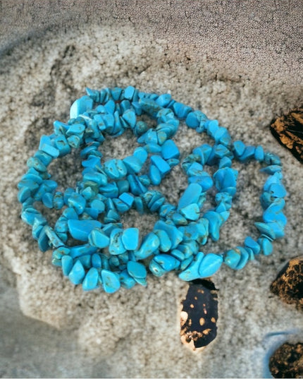 Vintage southwestern style turquoise chip necklace 34’