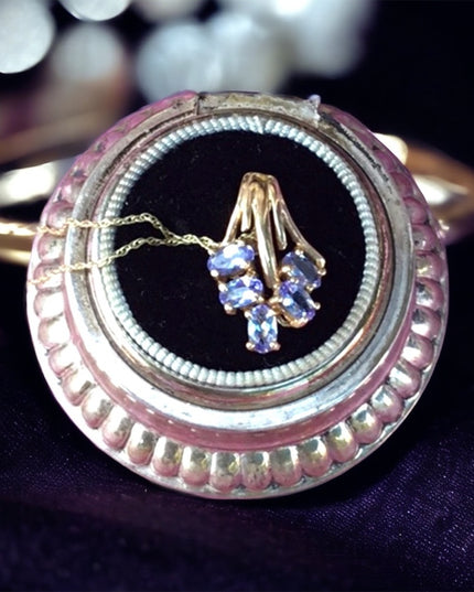 10k solid gold tanzanite stone pendant on 10k gold chain