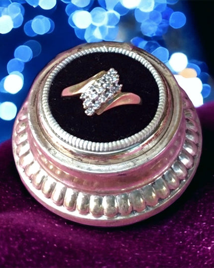 Vintage 10 gold diamond ring sz 6 3/4  cluster