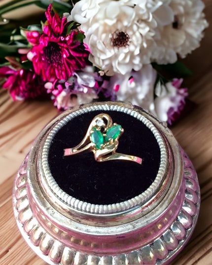 Vintage 10k gold diamond & emerald ring Sz 6.5