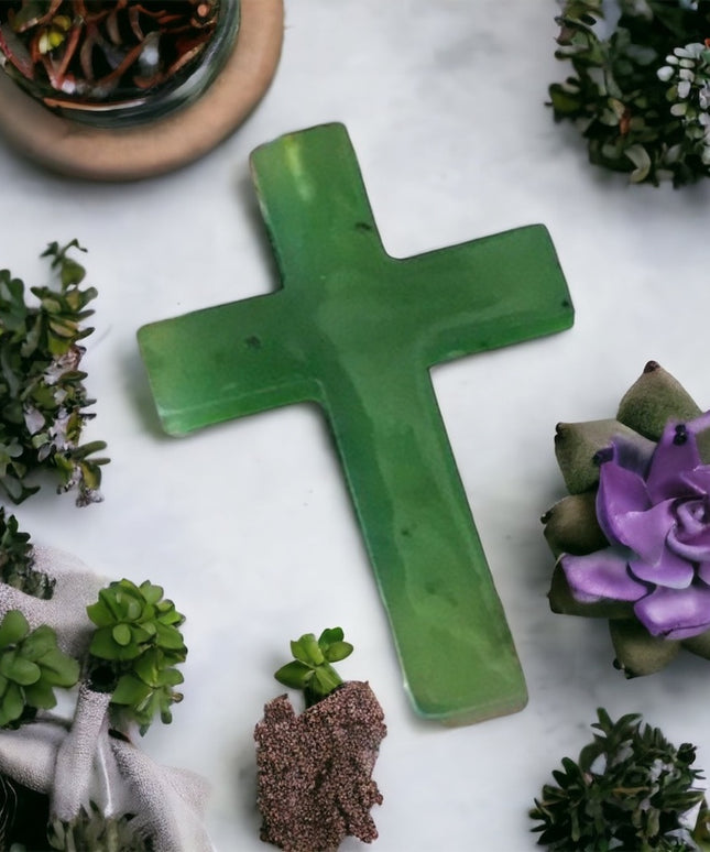 Vintage Jadite cross pendant Vg Religious