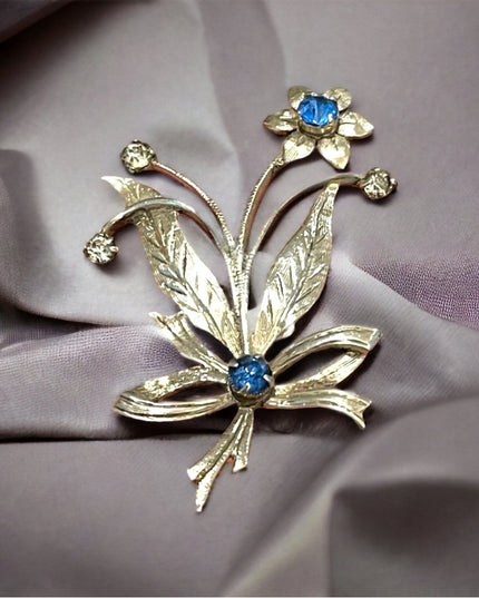 Vintage 1940s Ornate etched sterling silver 925 flower blue crystal brooch