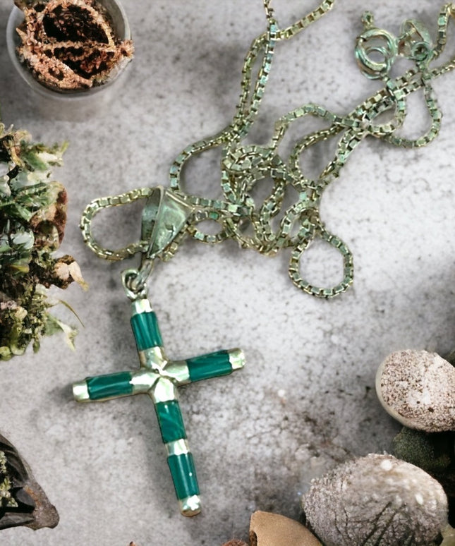 Vintage sterling silver 925 Malachite cross pendant necklace