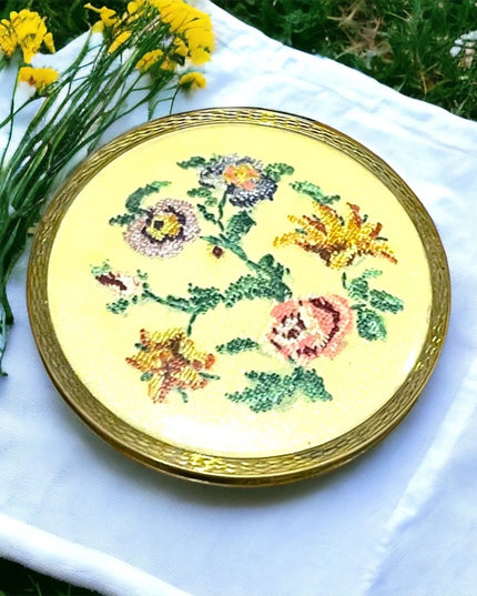 Vintage 1960s Needlepoint petite point Flower compact brass metal