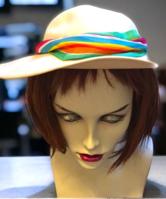 Vintage Cream Felt Liz Claiborne rimmed Hat