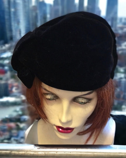 Vintage Black Velvet Sm Hat 1940s
