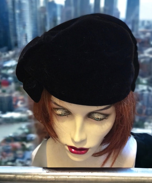 Vintage Black Velvet Sm Hat 1940s