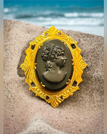 Vintage 1950s GP Resin Cameo ornate brooch