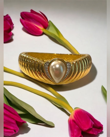 Vintage 1980s Gold finish faux pearl crystal Bangle BUTLER fifth ave
