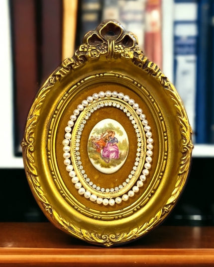 Vintage Cameo Creations Ceramic cameo picture