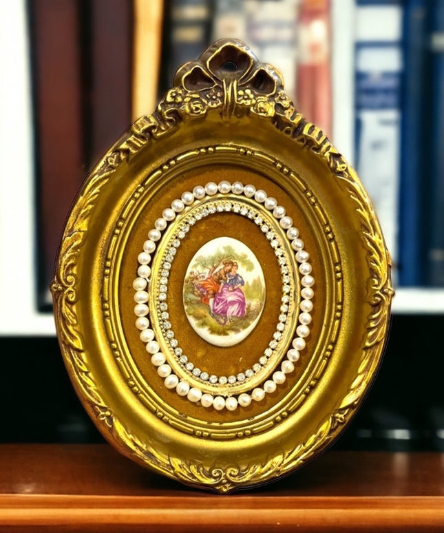 Vintage Cameo Creations Ceramic cameo picture