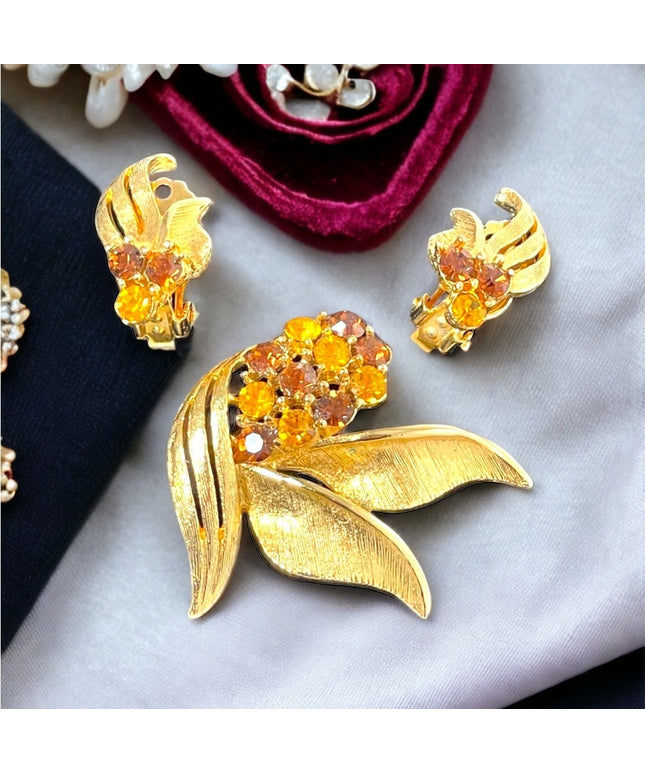 Vintage 1970s antiqued gold amber crystals fancy brooch & clip on earrings SET