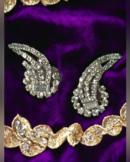 Vintage 1950s Clear crystal fancy clip on earrings