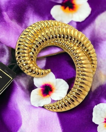 Vintage gold Monet swirl brooch New item
