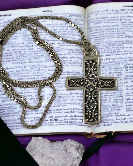 Steriing silver cross necklace 925
