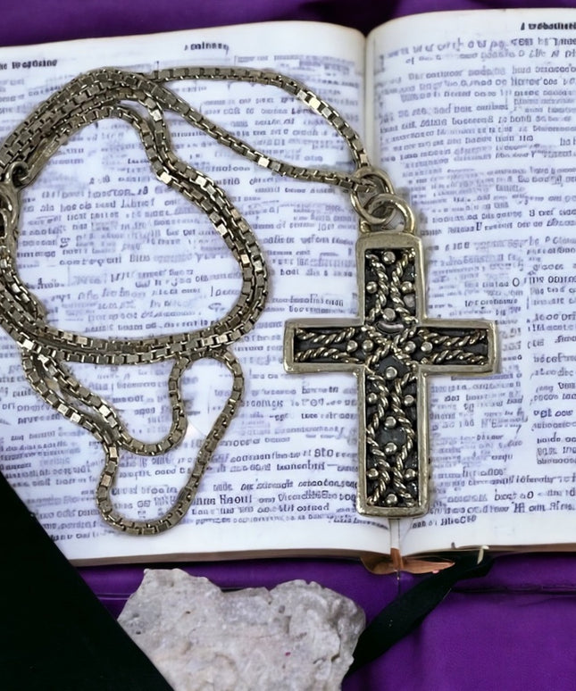 Steriing silver cross necklace 925