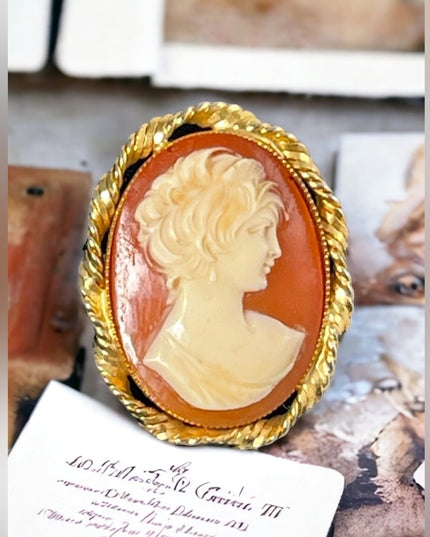 Vintage Cameo brooch Beautiful  1980s