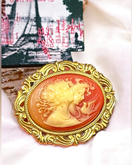 Vintage gold finish large 2 ladies resin cameo brooch