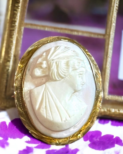 Antique 10k gold Angel skin Coral Cameo brooch