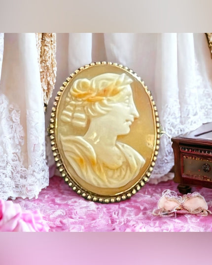 Antique 14K gold (GF?) Victorian Sardonyx Stone Stunning Cameo brooch rope edge