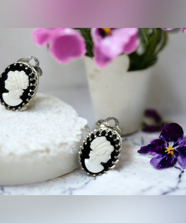 Vintage Cameo clip on earrings silver finish black & white silouette resin