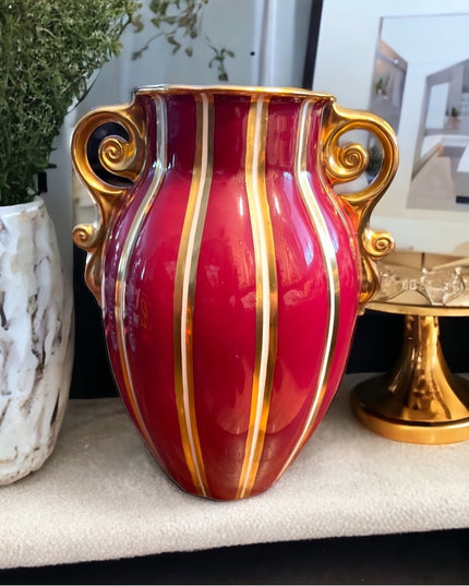 Wade Empress Vintage C1950s Gold burgundy vase