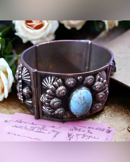 VTG Turquois Silver Ornate bangle bracelet Southwestern Mexico ornate efched