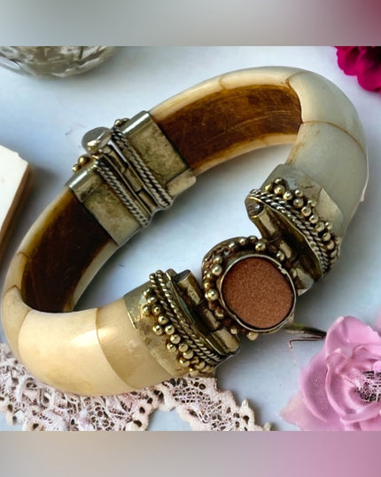 Vintage gold stone & bovine bone Balanesian bangle