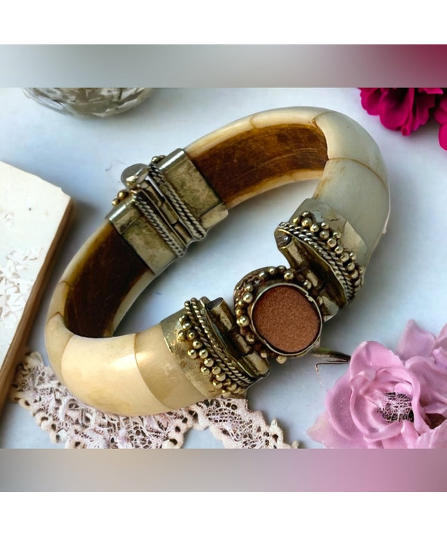 Vintage gold stone & bovine bone Balanesian bangle