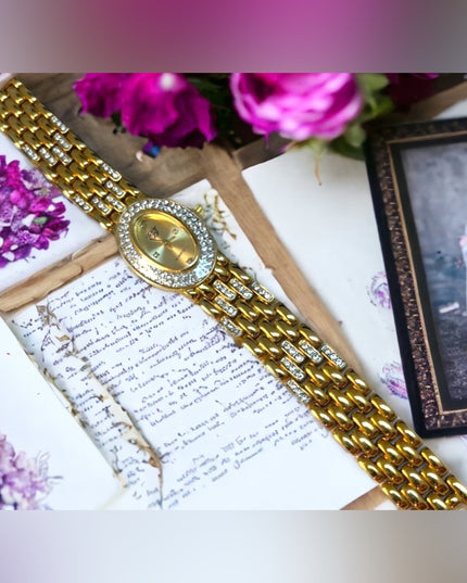 Elixabeth Arden NEW gold rhinestone womens watch