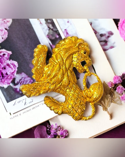 Joan Rivers Gold finish Lion brooch 1990s pin Chunky glam