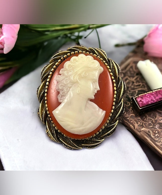 Vintage large resin cameo gold brushed twist finish cameo brooch