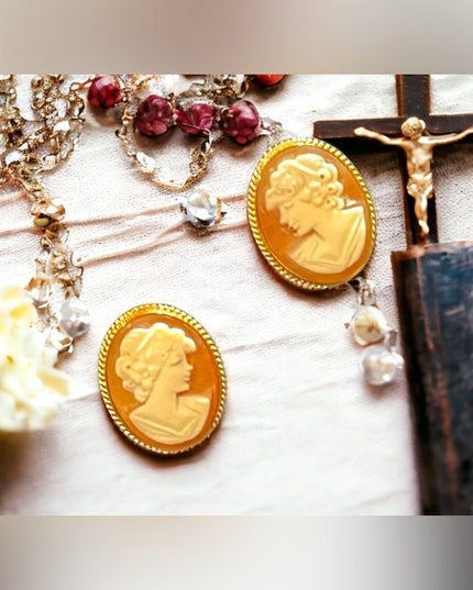 Vintage 14k GOLD Large carved shell cameo earrings Italy Import